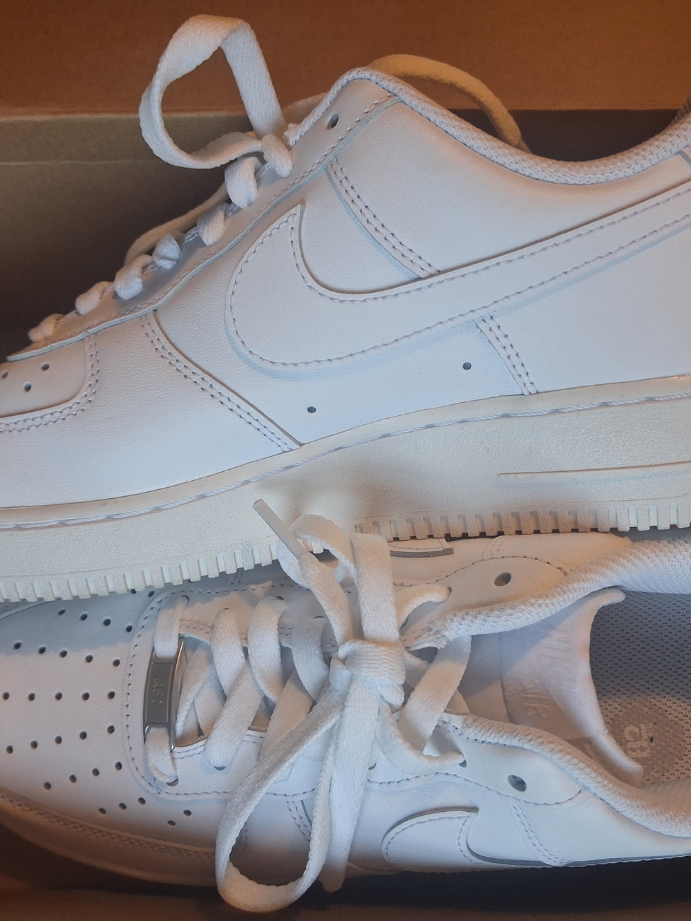 Nike Men’s White Low-Top Leather Sneakers AIR FORCE 1 '07